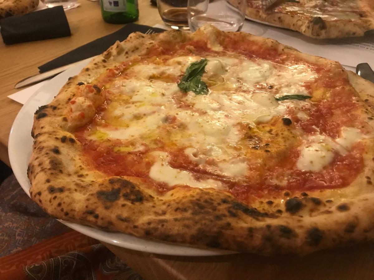 Bed & Breakfast 61 Piazza Cavour Napels